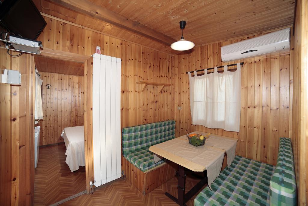 Il Frantoio Camping San Bartolomeo Al Mare Kamer foto
