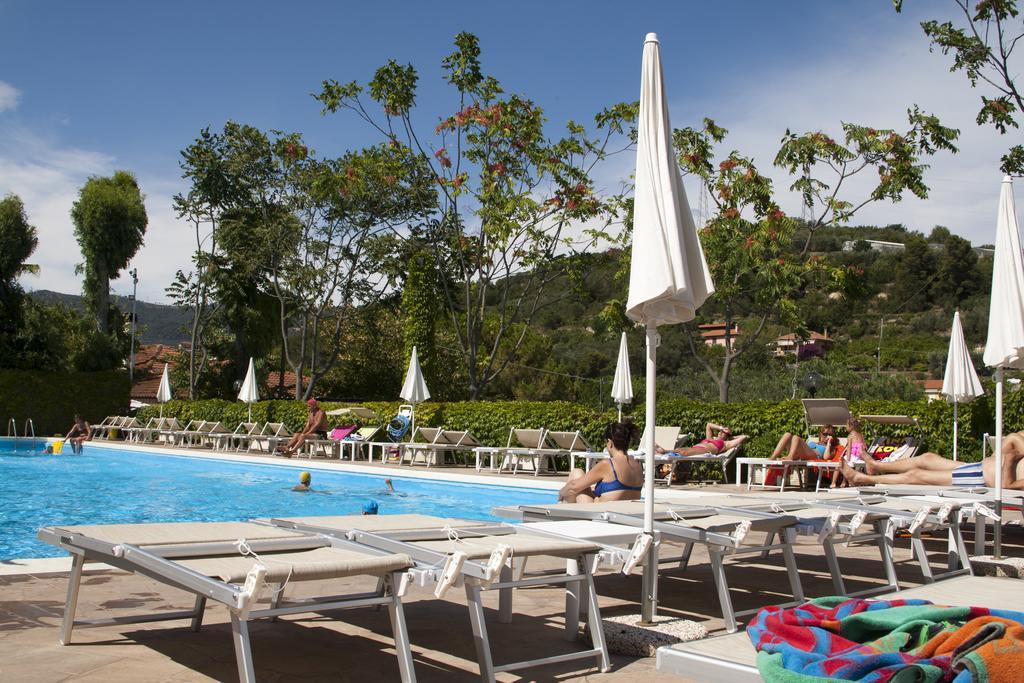 Il Frantoio Camping San Bartolomeo Al Mare Buitenkant foto